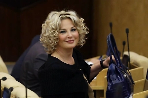 Прокурор требует заочно приговорить Максакову‑Игенбергс* к пяти годам колонии