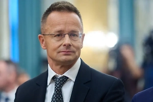 «Судит по своим меркам»: Сийярто осадил Зеленского из-за потока жалоб