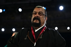 Стивен Сигал прокомментировал Life.ru выступление Путина на ВЭФ двумя словами