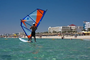 Акула разорвала на куски 57-летнего сёрфера у берега в Австралии