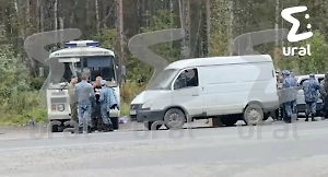 Десятки машин силовиков для поиска беглеца из СИЗО на Урале попали на видео