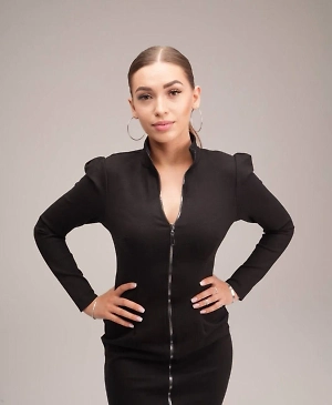 Лучше дождаться сентября и отправиться в эту страну, чтобы захватить «бархатный сезон». В это время температура более умеренная, море остаётся тёплым, а туристов меньше. Кроме того, многие пляжи и экскурсионные маршруты работают в более спокойном режиме.