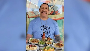 «Мачете очень даже жив!» Актёр Дэнни Трехо «‎восстал из мёртвых» после новостей о своей смерти