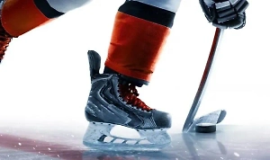 Рухнул на лёд без сознания: В Свердловской области на тренировке умер 14-летний хоккеист
