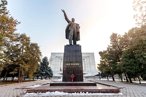 В Киргизии призвали убрать памятник Ленину из центра Бишкека
