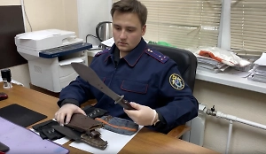 СКР показал оружие 16-летнего подростка для массового убийства в школе в Реутове