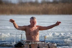 Россиянам объяснили, как правильно подготовить организм к крещенским купаниям