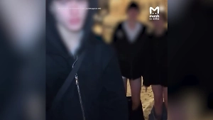 13-летний блогер Tamik поймал волну хейта за групповой танец без штанов у Спаса на Крови