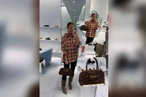 Бузова похвасталась новогодним подарком почти за 1 млн рублей