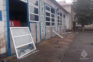 В ДНР пожарная часть подверглась обстрелу, пострадала женщина