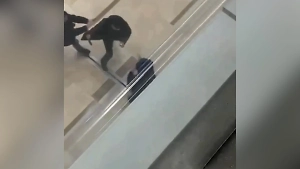 Неизвестный с ножом напал на пассажиров аэропорта в Красноярске