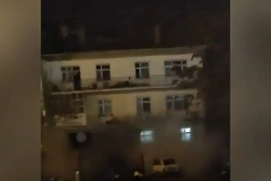 Жилой дом обрушился в Турции, под завалами находятся люди