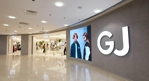 Крупнейший российский производитель одежды закрывает фабрики из-за убытков