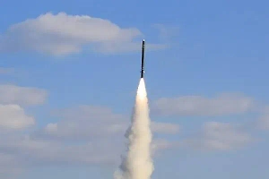 Новейшее оружие КНДР взмыло в небо из-под воды и поразило цель