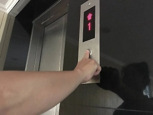 Жилищный коллапс: Москвичи жалуются на неработающие лифты и ужасные подъезды в доме