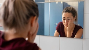 Названо 5 стадий после измены, которые нужно прожить ради исцеления