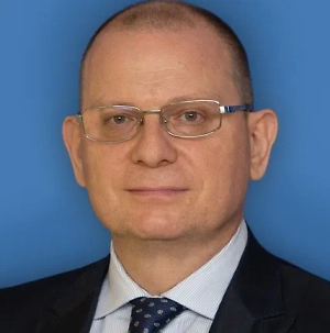 Всё уже неоднократно сказано нашим президентом. Давить на Россию бесполезно, бессмысленно и контрпродуктивно. Что будет делать американская администрация и лично Трамп, пока непонятно. Пока мы, насколько я понимаю, в основном слышим и читаем публичные заявления. Вот когда это будет обличено в форму каких-то инициатив или предложений, тогда, наверное, можно будет предметно их рассматривать