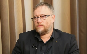 Я уверен, что уничтожение собственной инфраструктуры является признаком агонии и финала сопротивления со стороны ВСУ. Отступать им, собственно, тоже некуда, за ними Европа, где их, как известно, не ждут.