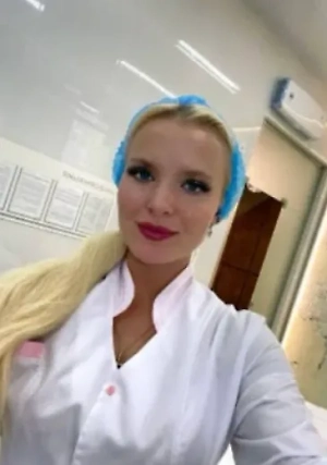 Одним из самых опасных [мест] является склера глаз. В своё время это стало модой, и среди некоторых категорий людей до сих пор популярно заливать склеру глаз чёрным цветом, чтобы создать пугающий образ. Однако это чревато серьёзными осложнениями. Ещё одним опасным местом для татуировок является область сосков у женщин. Там очень чувствительная кожа, и в этой зоне повышен риск занесения инфекции.