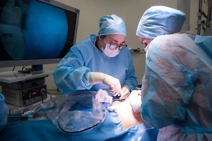 Российские медики спасли девочку-подростка от полуторакилограммовой опухоли