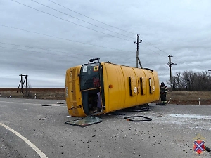 Школьный автобус попал в ДТП в Волгоградской области, погиб один ребёнок