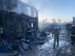 Двух мёртвых девочек-подростков и женщину нашли в выгоревшем дотла доме в Минусинске