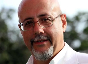 Юра Борисов — это для Запада сочетание русской актёрской школы с типичным образом русского, который существует в западном представлении. Это обязательно человек, любящий выпить, слегка бандитствующий, но с Достоевским в душе. Вот Юра это всё идеально в себе сочетает.