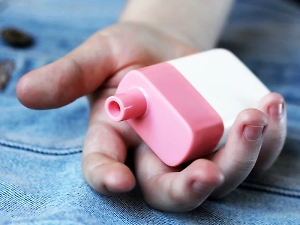 В Подмосковье 12-летняя школьница выкурила несколько «электронок» подряд и умерла