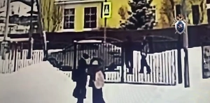 Похищение тюменской девочки цыганами у школы попало на видео