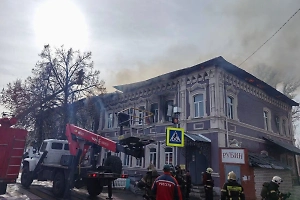 Административное здание на площади 700 квадратов загорелось в Нижегородской области