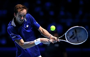 Медведев вышел в третий круг «Мастерса» в Шанхае