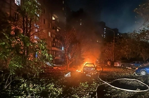 Большой столб чёрного дыма наблюдается над Львовом после взрывов