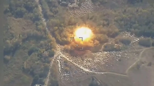 Разнесло в щепки: Появилось видео удара «Искандера» по скрытой позиции HIMARS под Харьковом