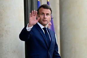 Довёл страну до хаоса: Более половины французов хотят ухода Макрона с поста президента