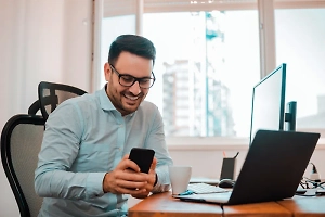 Россиянам рассказали, могут ли уволить за просмотр соцсетей на работе