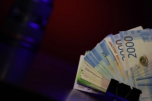 В России могут расширить контроль за безналичными доходами физлиц