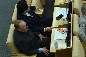 Американец, комиссионка, Кадышева: Милонов поведал невероятную историю покупки «так себе» iPhone 17 Pro