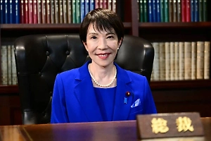 Россия пристально следит за первыми шагами «железной леди» на посту премьера Японии