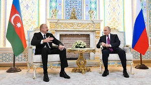 Путин и Алиев обсудили задержания россиян в Баку