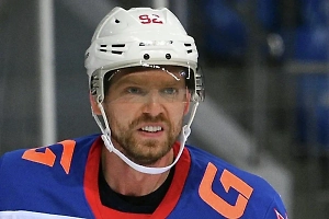 Хоккеист Евгений Кузнецов подписал контракт с магнитогорским «Металлургом»