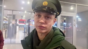 Калюжный объяснил Life.ru, почему каждый актёр должен отслужить в армии