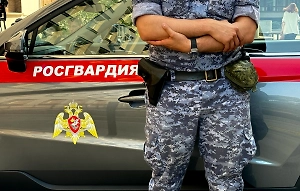 Силовики оцепили маникюрный салон в Екатеринбурге из-за подозрительного предмета