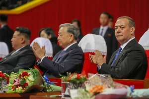 Медведев передал Ким Чен Ыну наилучшие пожелания и привет от Путина