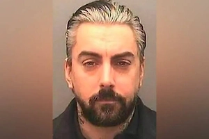 В Британии зарезали экс-вокалиста Lostprophets, осуждённого за педофилию