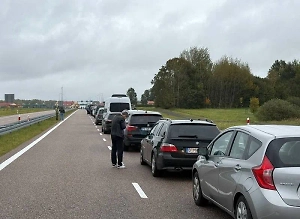 Немцы массово бегут в Калининград. На границе России с Польшей огромные пробки