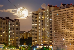 Луна приблизилась к Земле на минимальное расстояние и светила на 13% ярче