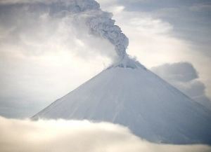 Пеплопад ожидают на Камчатке после выброса на вулкане Ключевской