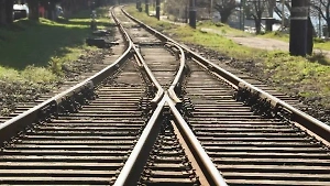 В Крыму задерживаются поезда после атаки БПЛА на нефтебазу в Феодосии