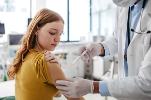 Росздравнадзор опроверг данные о нехватке вакцины от ветрянки в РФ
