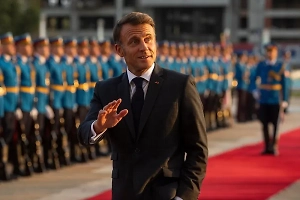 Шеремет сравнил грозящего санкциями Макрона с Моськой из басни Крылова